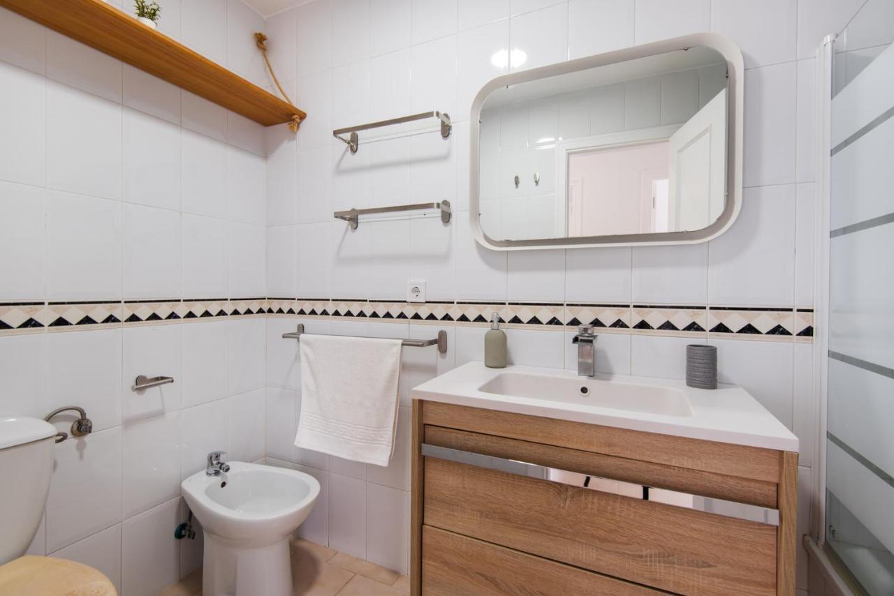 The 2Nd Corner: Central Apartment Ideal For Groups มาลากา ภายนอก รูปภาพ